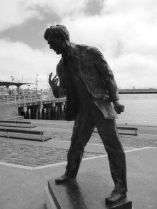 Statue of Jack London in the Oakland square that bears his name.